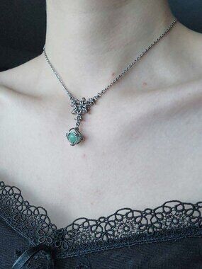 Gothic green and silver thorns necklace with a small silver chain